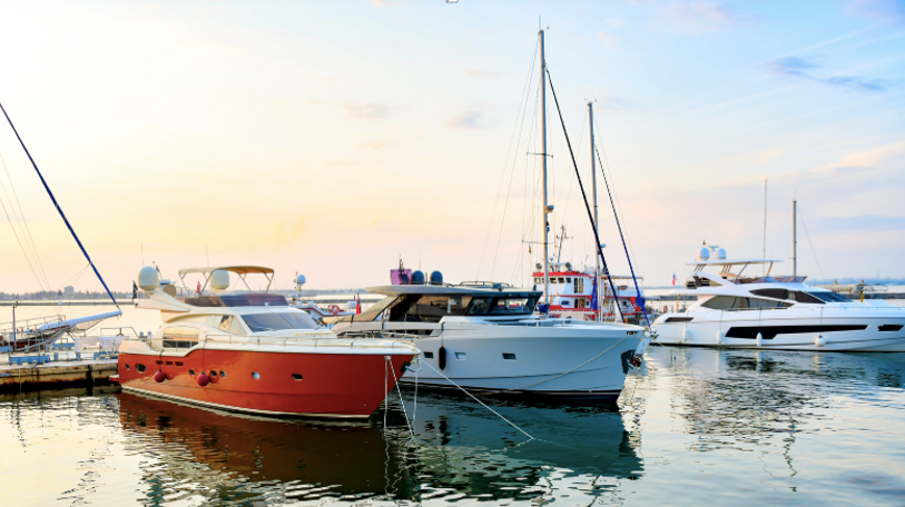 What Are the Different Types of Boats Available for Rental on a Lake?